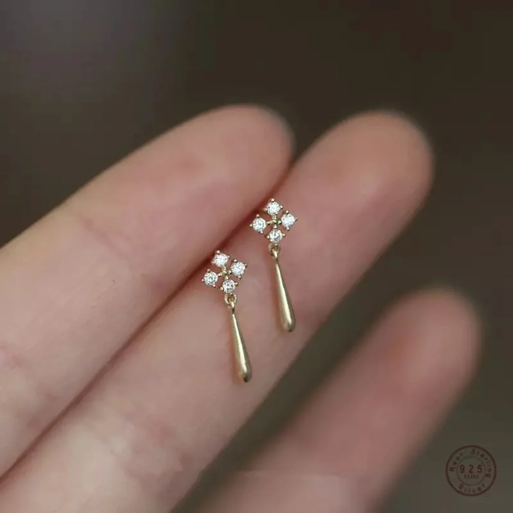 🌟Star diamond earrings gold plated on sterling silver studs - Picture 1 of 6